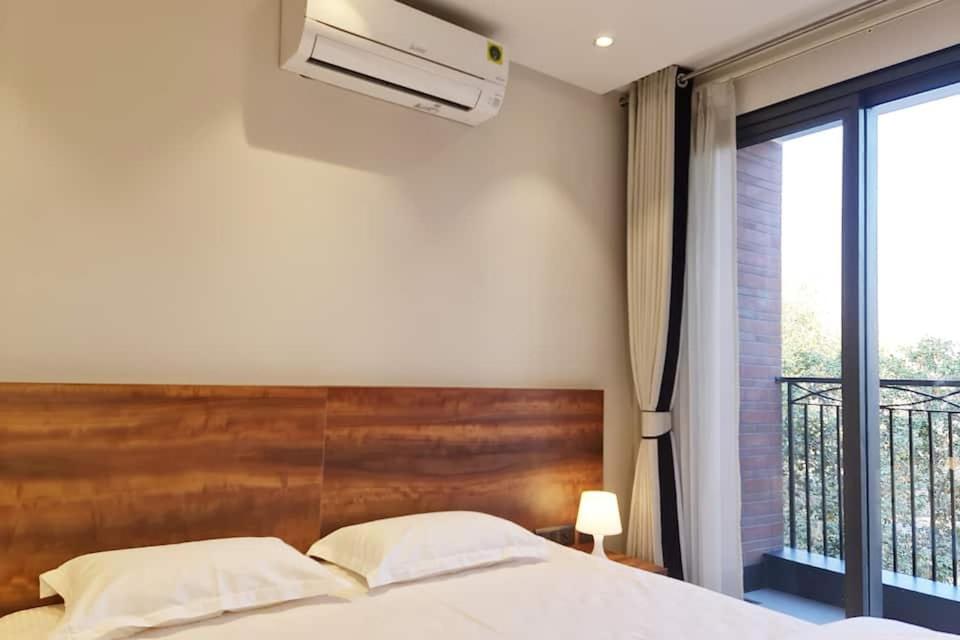 Apt# One-Four-Two - With Lift - High Speed Wifi - Smart Tv New Delhi Exterior photo